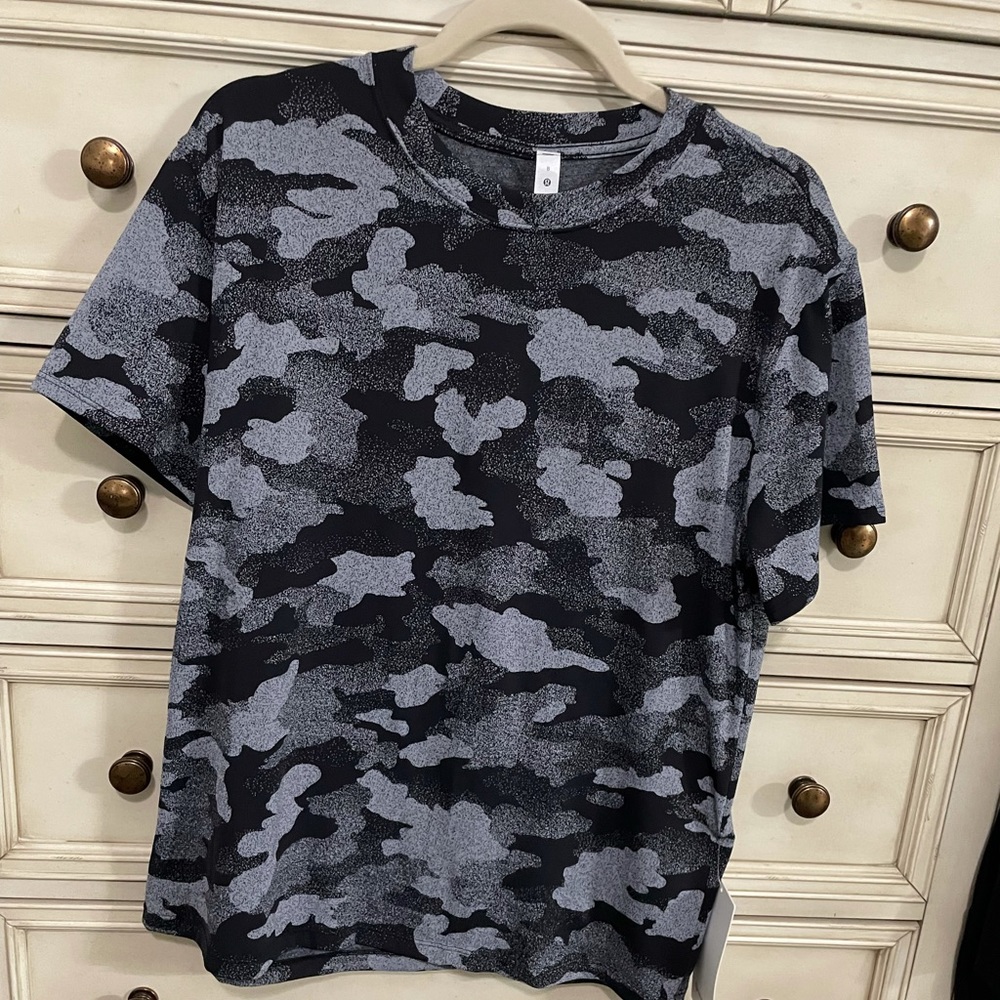 NWT Lululemon All Yours Training Tee Size 8